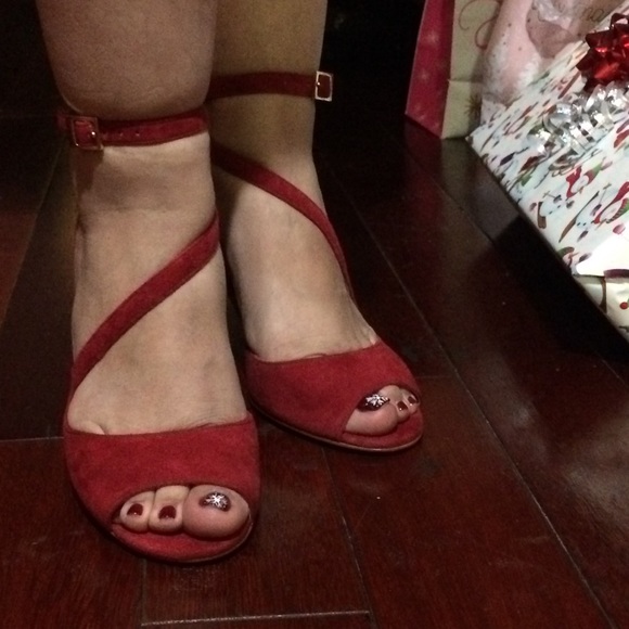 Brand New Louise et Cie Strappy Heel - Picture 5 of 5